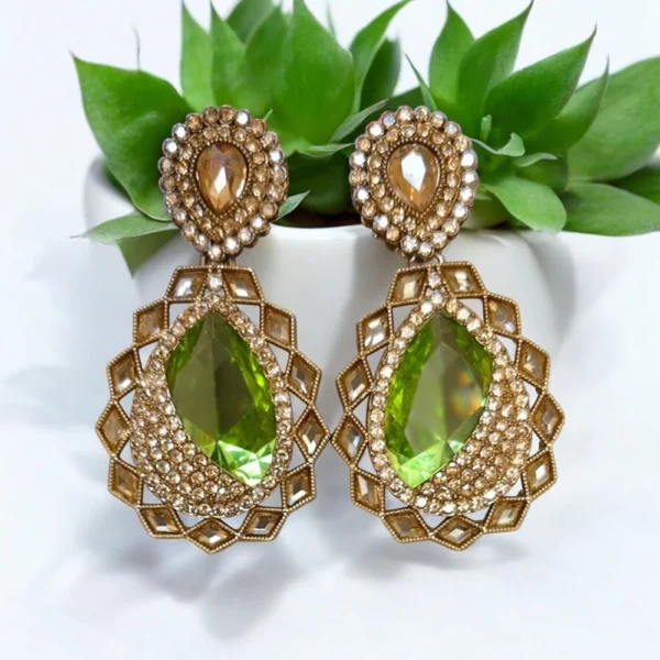Pearl Duo Earrings – A Heartfelt Korean Statement