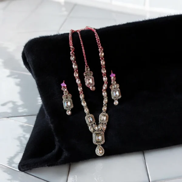 Golden Heritage AD Dye Gold Mangalsutra