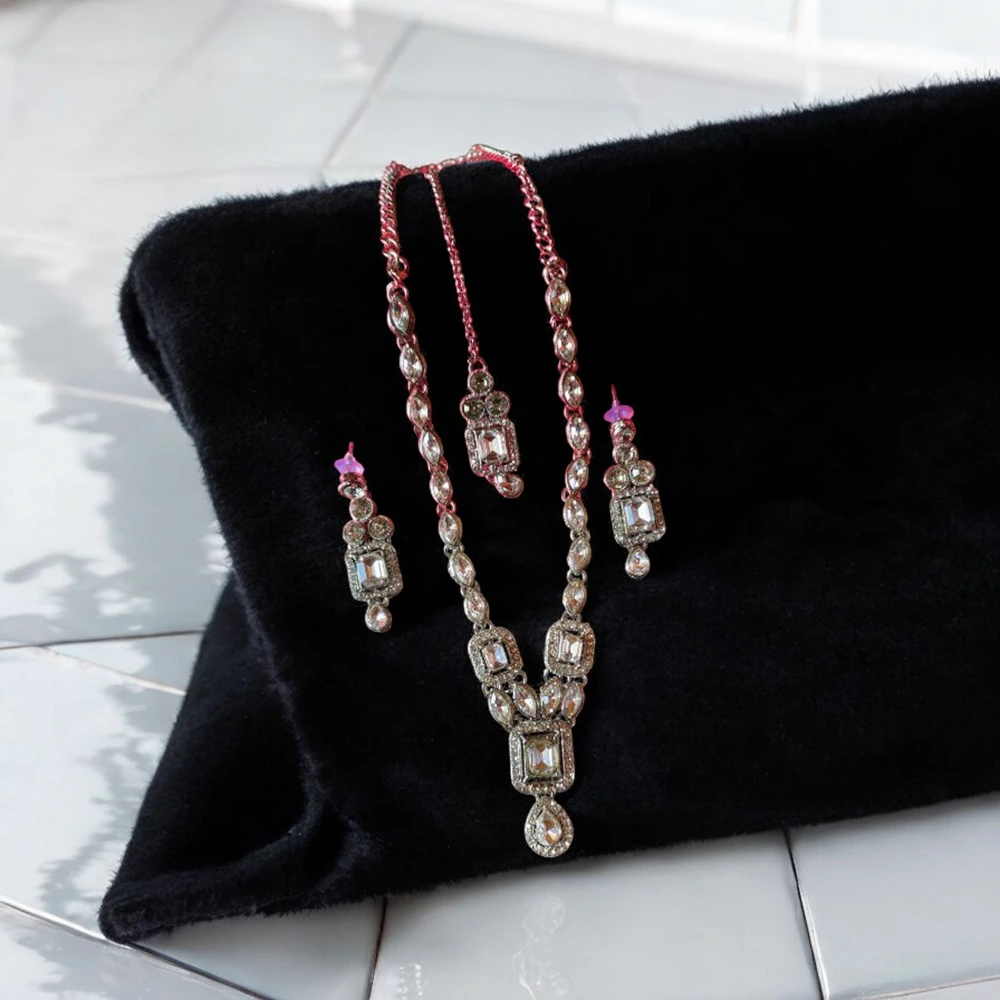 Golden Heritage AD Dye Gold Mangalsutra