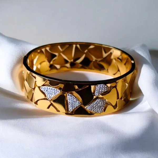 Emerald Elegance AD Necklace & Earring Set