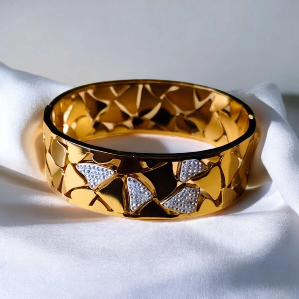 Emerald Elegance AD Necklace & Earring Set