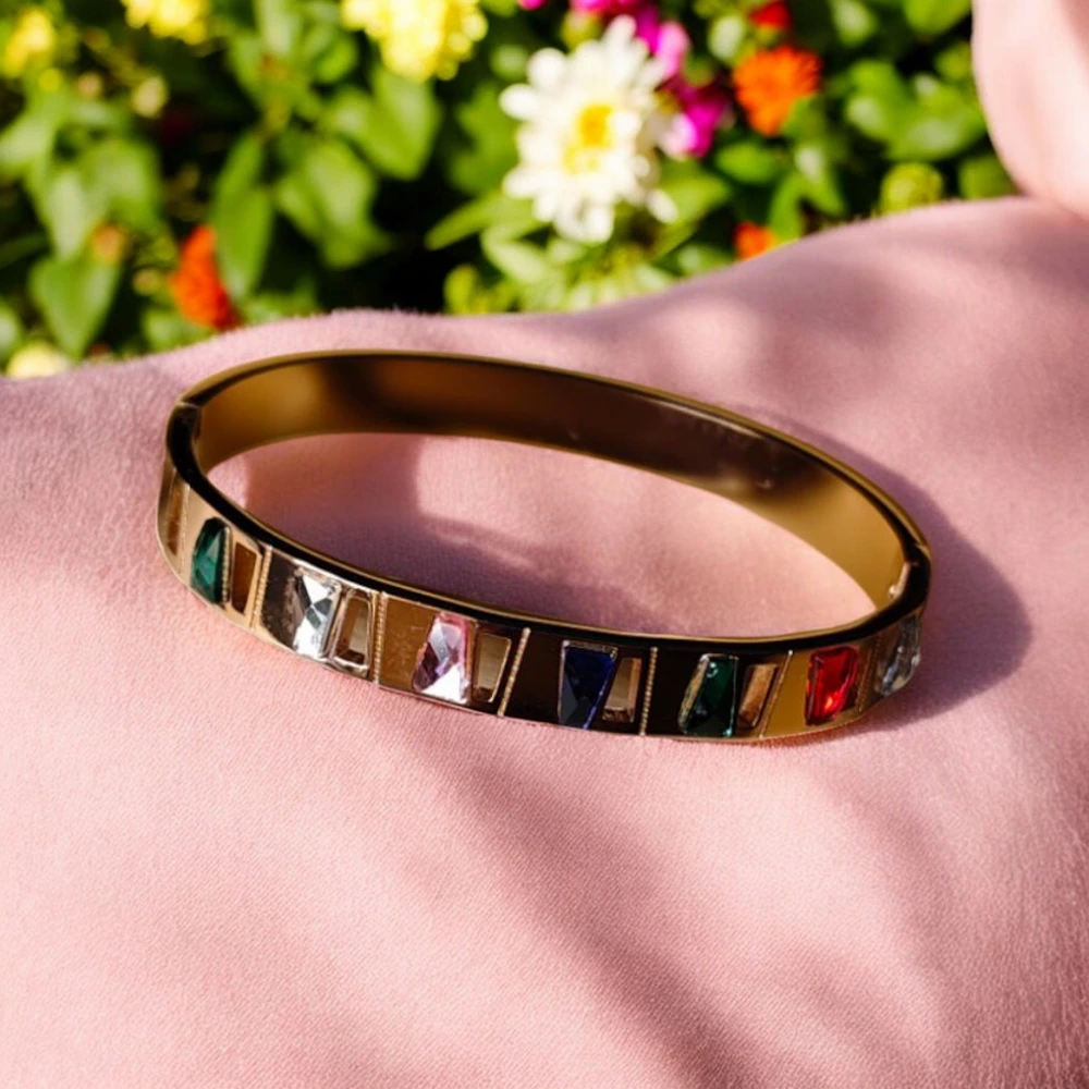 Eternal Love AD Heart Studs