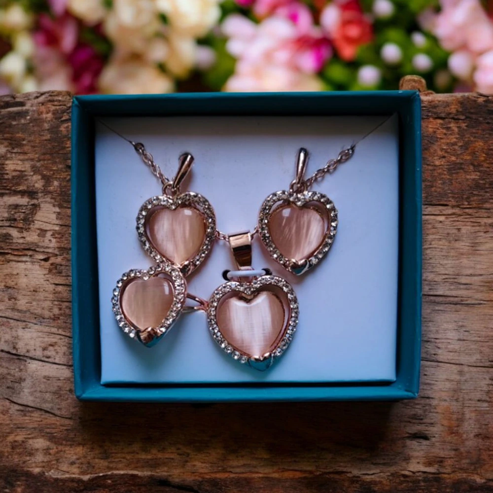 Aranya AD Sparkle Studs